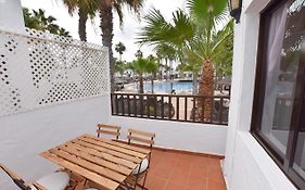 Book Jet - Oasis Pool View Apartment